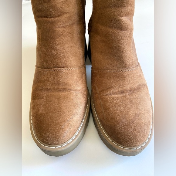 Women’s ankle Chelsea pull on faux Carmel suede block chunky heel booties - Picture 3 of 9